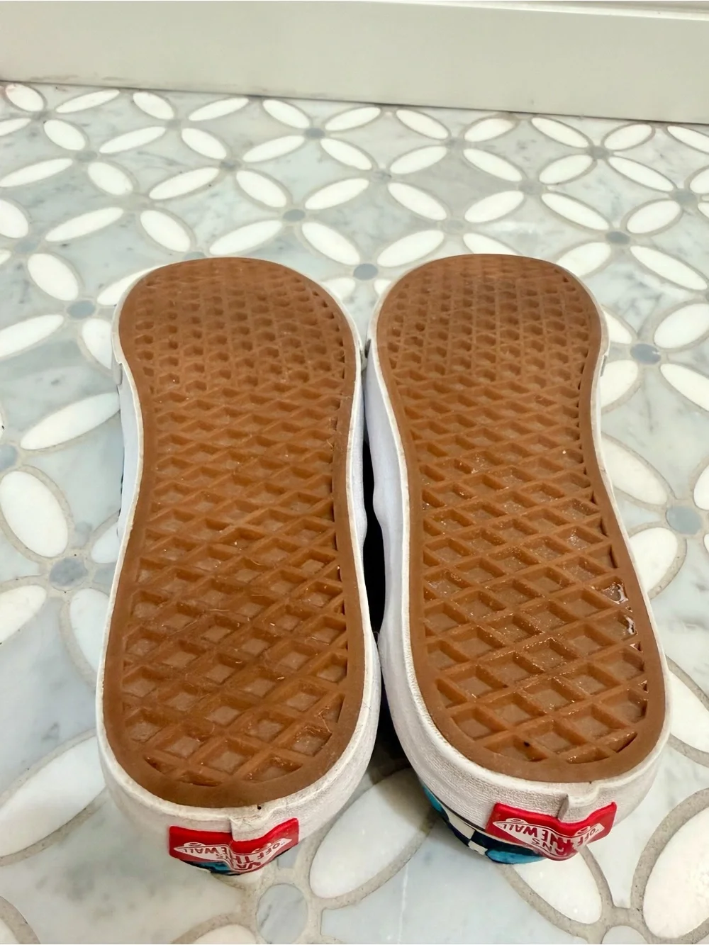 Sold Vans Classic Checkerboard Blue Butterfly Slip-On Sneakers 9 W / 7.5 M Skate - Picture 7 of 10